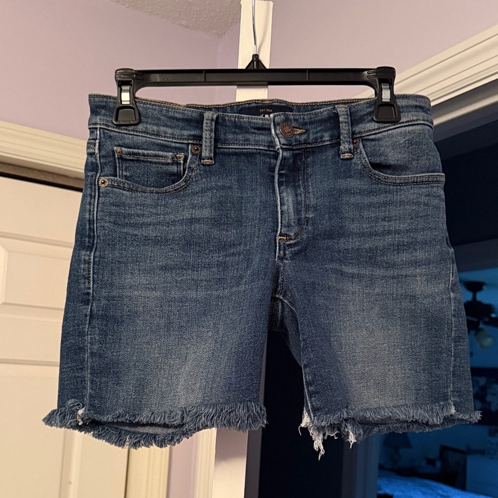 Lucky Brand Blue Denim Frayed Shorts 🍀